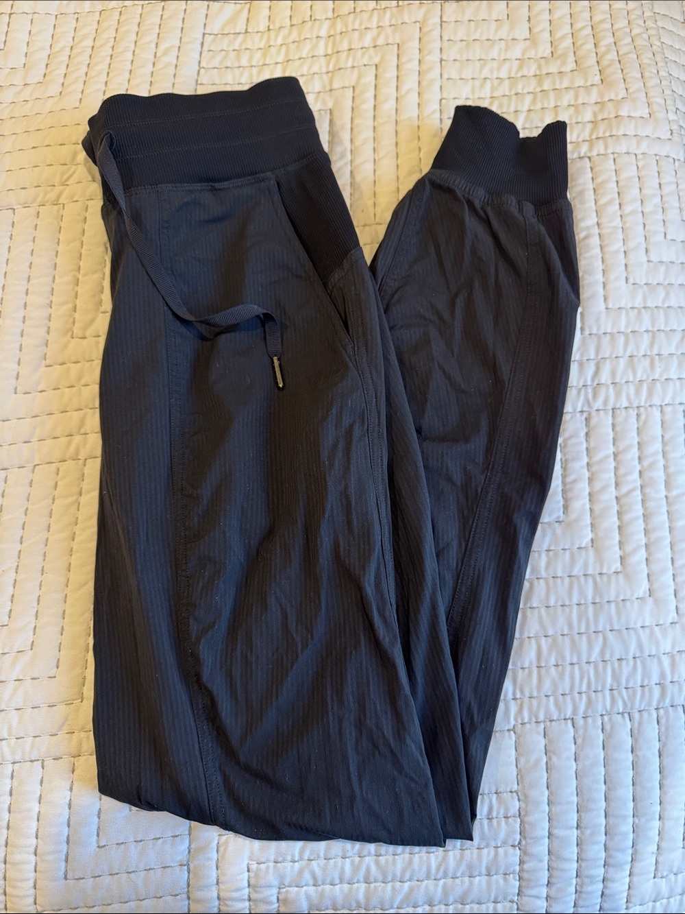 lululemon athletica Women’s Black Jogger Pants
